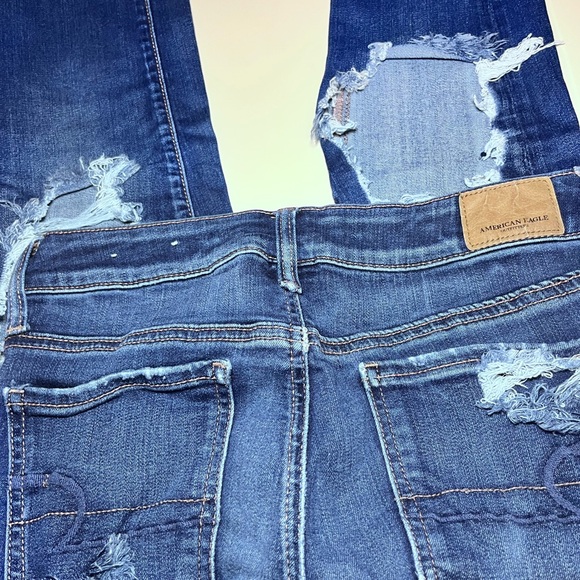 American Eagle Outfitters Women's Dark Blue Distressed Skinny Jeans - Picture 5 of 5